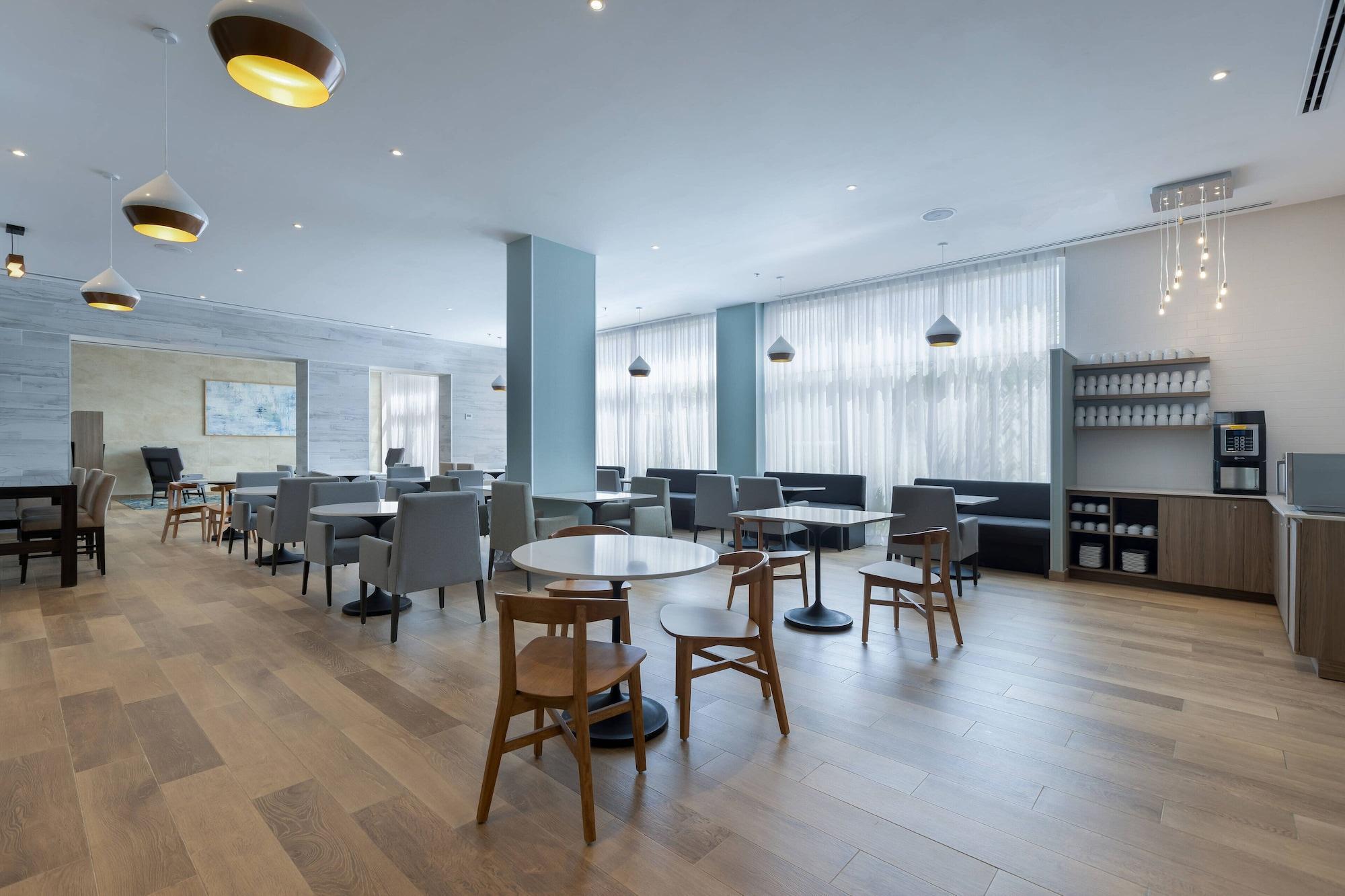 Residence Inn By Marriott Merida Bagian luar foto