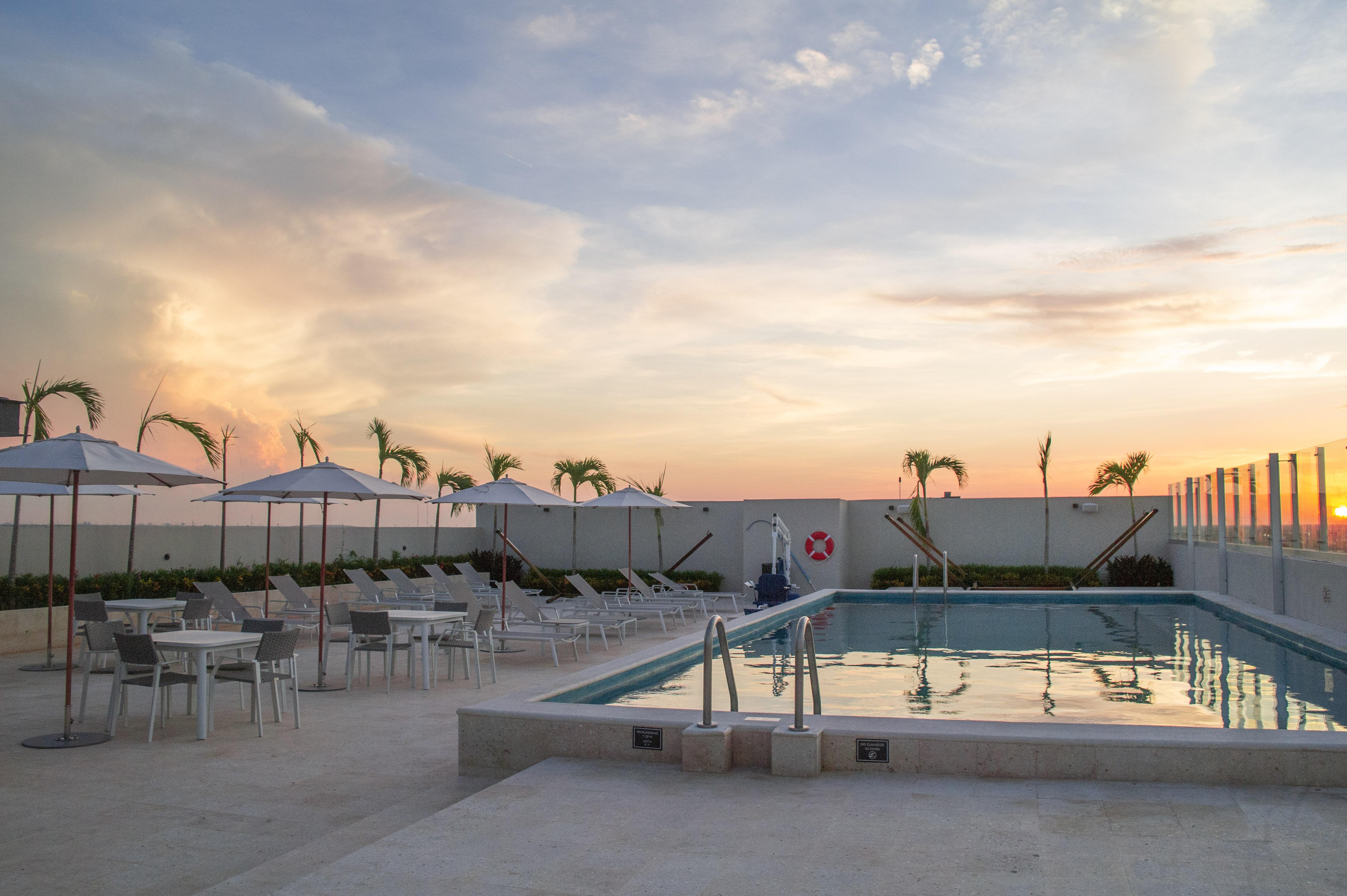 Residence Inn By Marriott Merida Bagian luar foto
