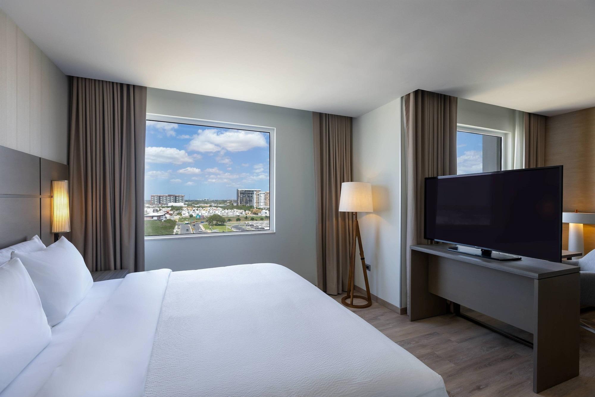 Residence Inn By Marriott Merida Bagian luar foto