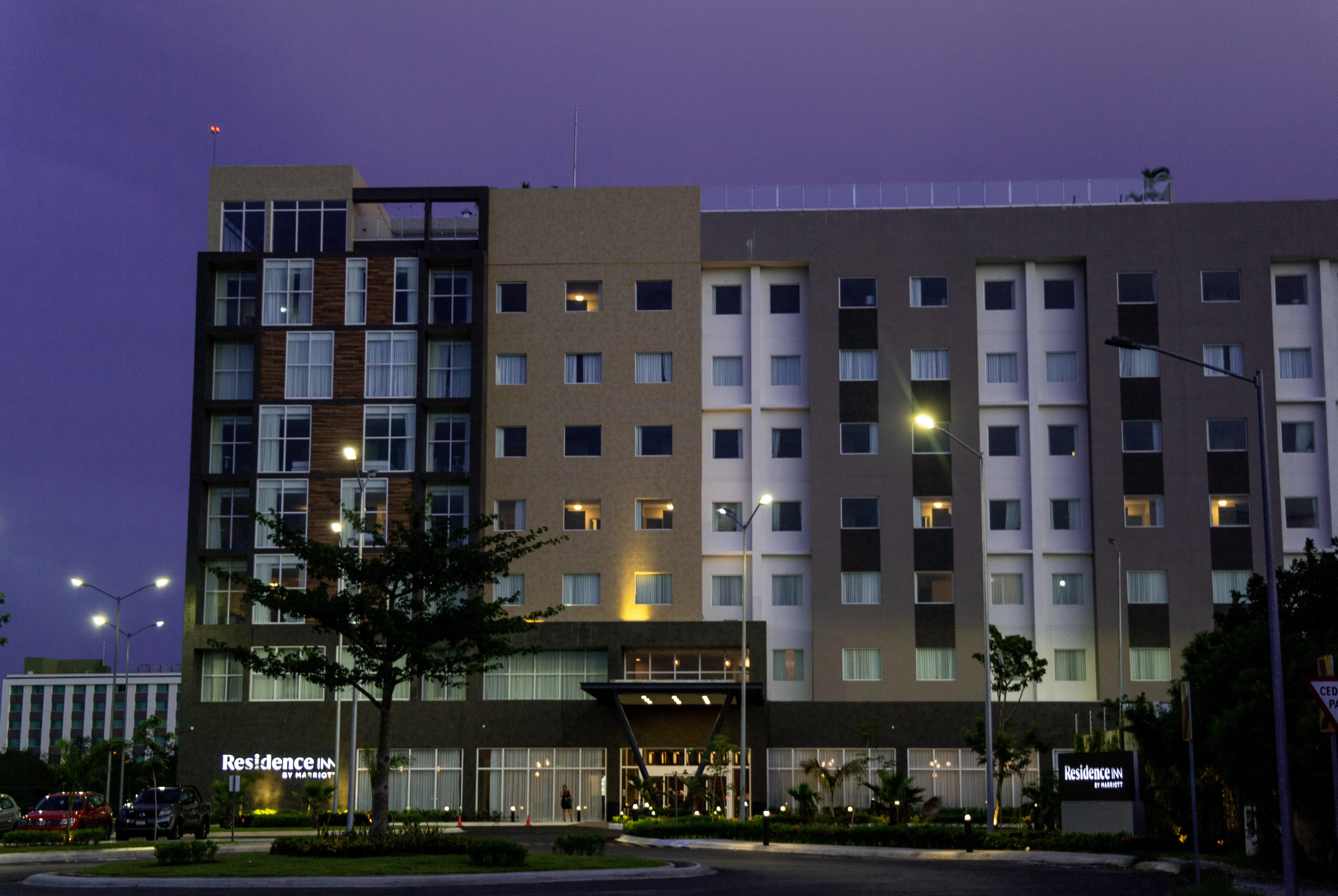 Residence Inn By Marriott Merida Bagian luar foto